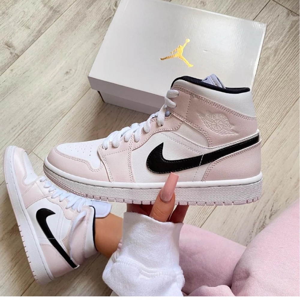 “Barely Rose” Air Jordan 1 Mid • Brand New, Never even tried on